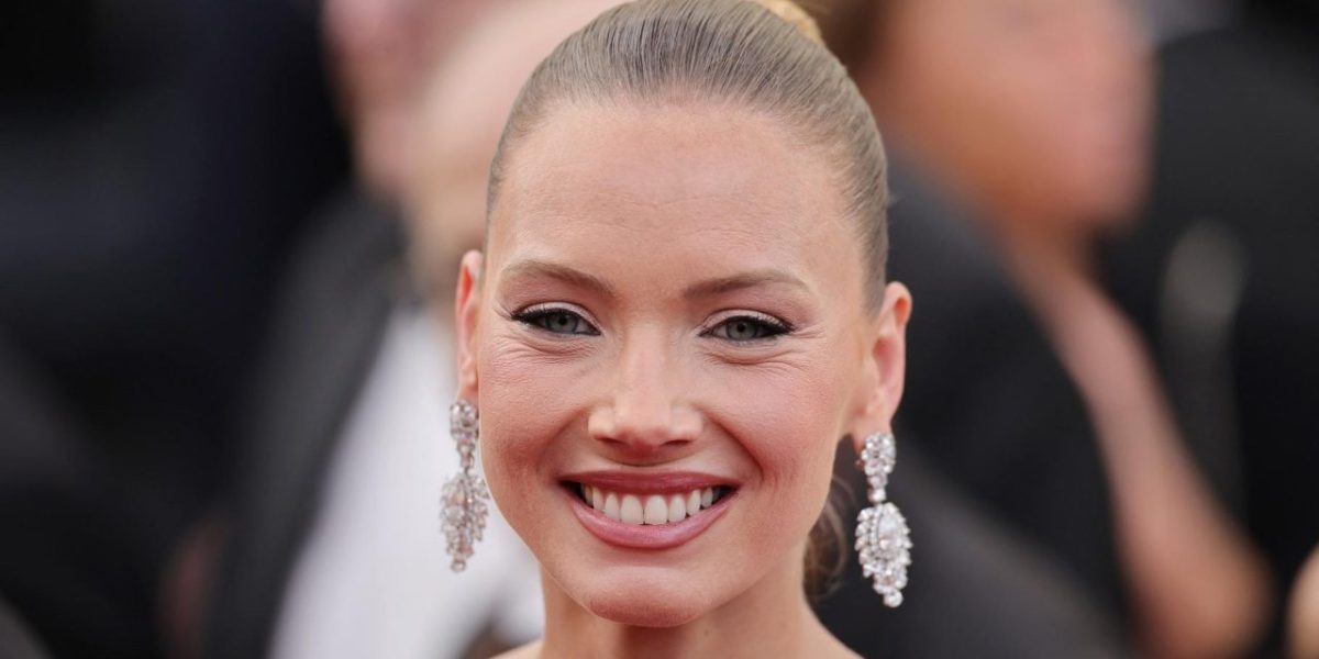 Amandine Petit, Miss France 2021, a dit « oui » à son amour de jeunesse : un mariage de conte de fées