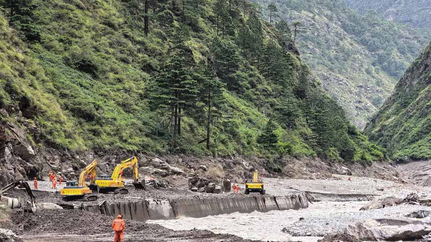 Course contre la montre en Himalaya : la Chine tente d’éviter une nouvelle catastrophe après la rupture d’un lac glaciaire