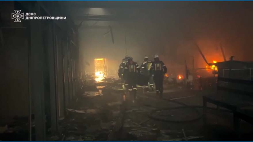Des drones russes frappent un centre commercial à Kryvyï Rih : 16 morts et plus de 130 blessés