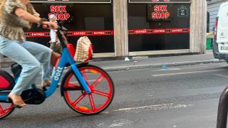 Procès du cycliste poignardé à Paris reporté au 4 novembre : ce que révèle l’enquête
