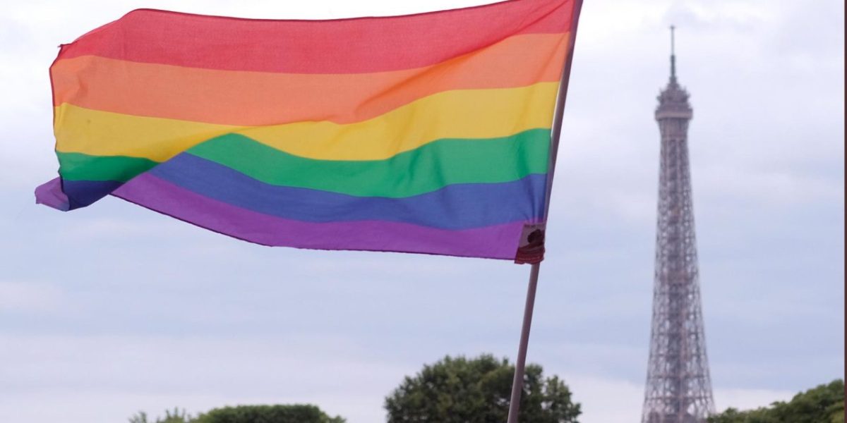 Agression homophobe à Paris : le président de FLAG! grièvement blessé dans le Marais