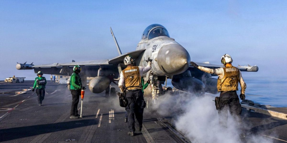 Trump impose le retour des catapultes à vapeur sur les porte-avions américains