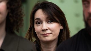 La journaliste russe expulsée de France contre-attaque et défie Jean-Noël Barrot