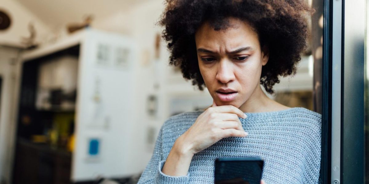 Soupçons d'IA : des romans aux messages privés, le doute s'installe partout