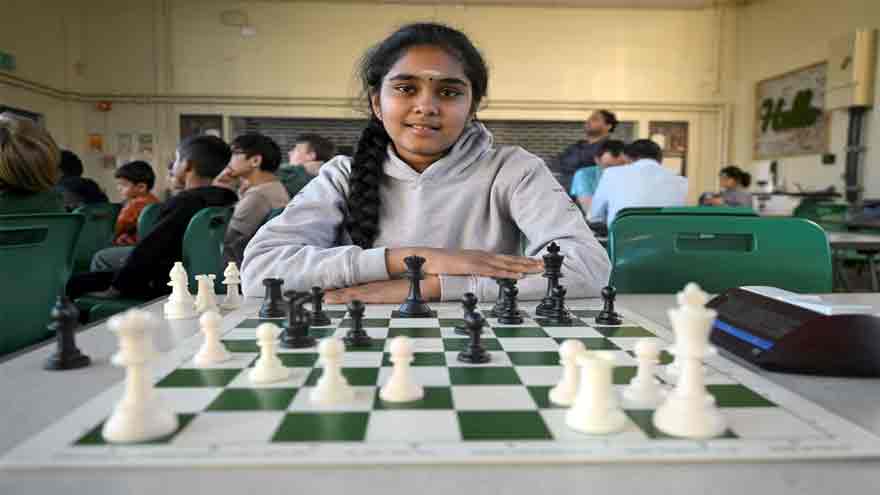 Bodhana Sivanandan, 11 ans, devient la plus jeune femme grand maître de l'histoire des échecs
