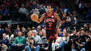 Les Bulls envoient Rob Dillingham aux Hornets en échange de Buddy Hield