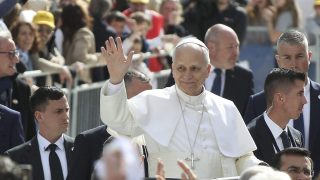 Le pape Léon XIV à Paris : les fidèles lyonnais se préparent pour un événement national