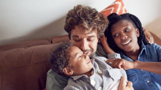 Prénoms trop populaires : le regret des parents face à des choix devenus banals