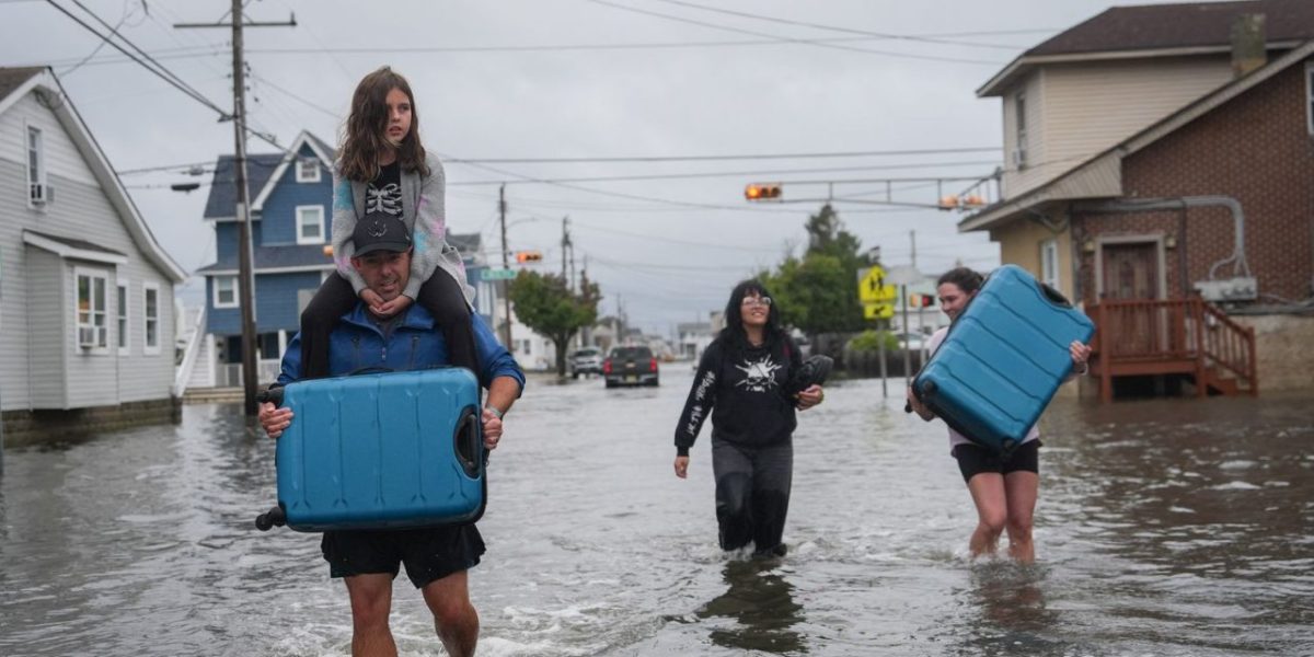 Un nor’easter hors saison frappe le nord-est des États-Unis : un mort et des milliers de foyers privés d’électricité