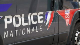 Nuit de violence à Saint-Pierre-des-Corps après une collision entre police et moto