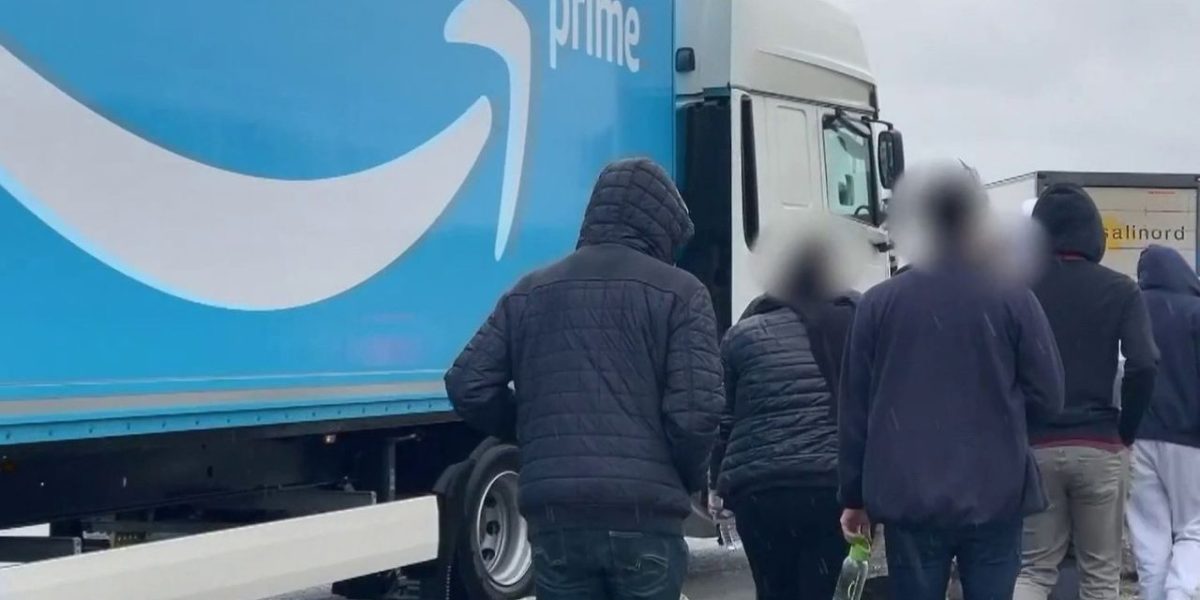 Amazon inaugure un entrepôt à Beauvais avec près de 1 000 emplois créés