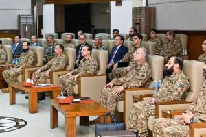 Le chef de l'armée pakistanaise promet une défaite totale du terrorisme lors de sa visite à Peshawar