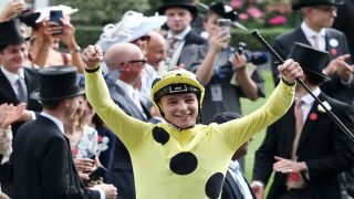 Billy Loughnane, 20 ans, devient le plus jeune champion jockey britannique en un siècle