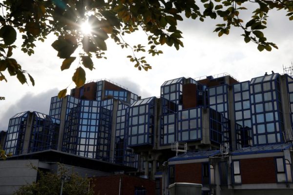Bobigny : indignation après une nuit « indigne » de 17 mineurs en garde à vue
