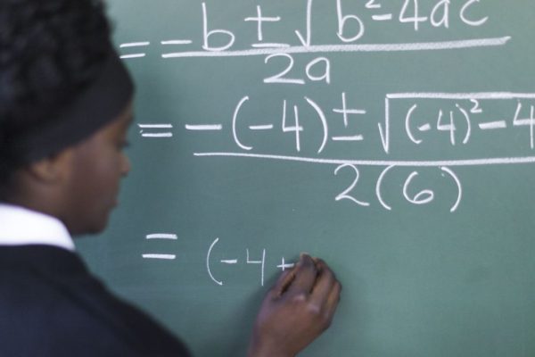 Burkina Faso : les concours de beauté suspendus, place aux sciences pour les jeunes femmes