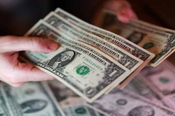 Le dollar recule avant l&rsquo;inflation américaine et les signaux de la Fed