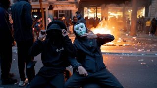 Après les manifestations du 17 octobre, une justice rapide aux verdicts contrastés