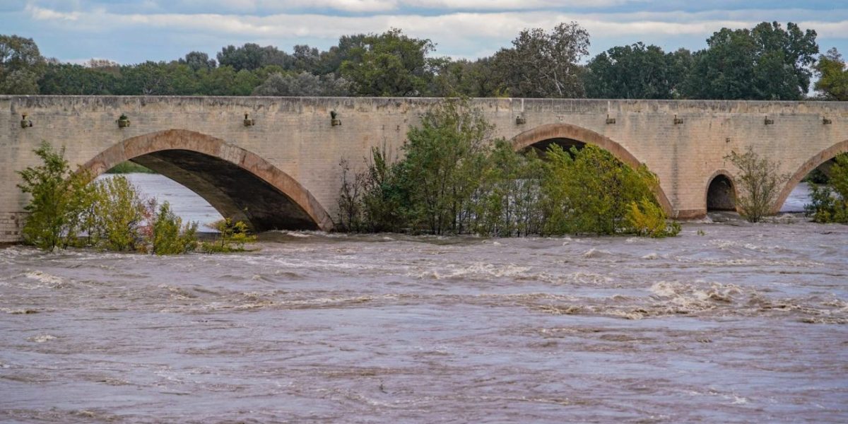 Intempéries dans le Sud : l'A9 coupée, Lunel sous les eaux
