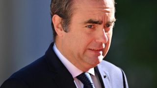 Cyberattaque chez Le Slip Français : le numéro de téléphone du Premier ministre Sébastien Lecornu exposé