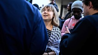 Greta Thunberg rejoint les lycéens bloquant un établissement de Saint-Denis