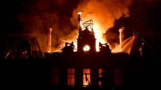Incendie de la mairie de Limoges : un suspect interpellé, le beffroi s'effondre