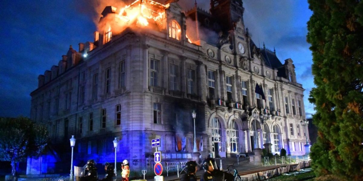 Incendie de la mairie de Limoges : un suspect arrêté, l'enquête antiterroriste envisagée