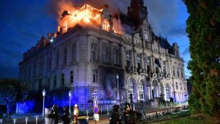 Incendie de la mairie de Limoges : un suspect arrêté, l'enquête antiterroriste envisagée
