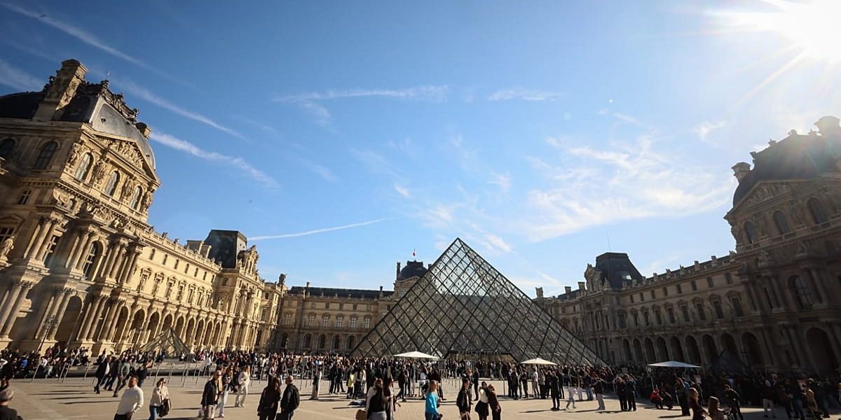 Le Louvre pourrait fermer ses portes sans rénovation urgente, alerte son directeur