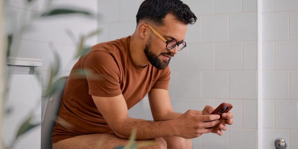 Weaponized Pooping » : que font vraiment les hommes aux toilettes ?