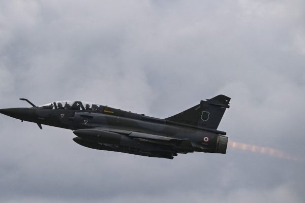 Crash d&rsquo;un Mirage 2000D près de Nancy : un membre d&rsquo;équipage retrouvé mort, le second toujours recherché