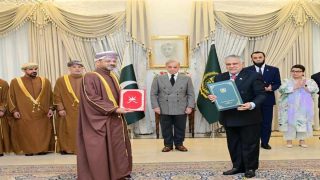 Pakistan et Oman signent six accords pour renforcer leur coopération bilatérale