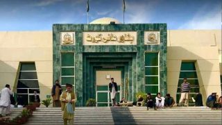 Le tribunal de Peshawar demande une réponse fédérale sur le régime du gouverneur au Khyber Pakhtunkhwa