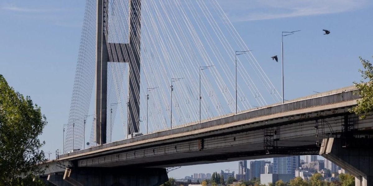 Kyiv : le pont Nord endommagé par une frappe russe, quelques jours après l'attaque du pont Sud