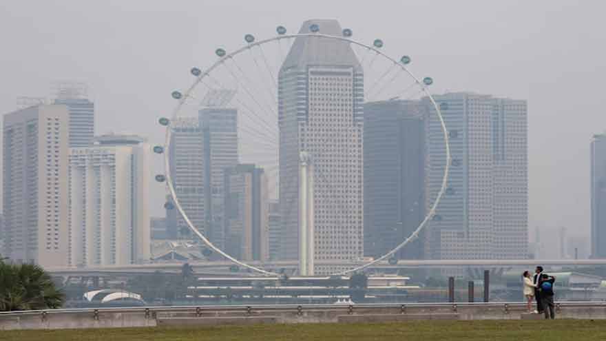 Singapour : le Grand Prix de F1 maintenu malgré la brume toxique