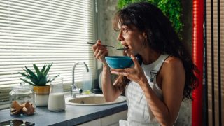 La révolution de la cuillère : pourquoi de plus en plus de personnes abandonnent la fourchette