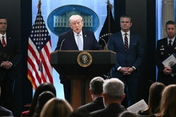 Trump envisagerait de déplacer la salle de presse de la Maison-Blanche pour y installer une piscine