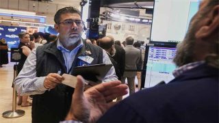 Wall Street recule, les rendements obligataires s'envolent avec l'inflation
