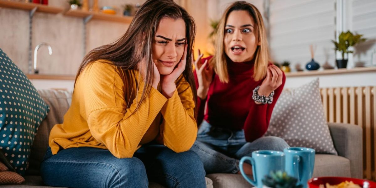 Pourquoi certains amis se confient spontanément et d'autres attendent qu'on leur demande