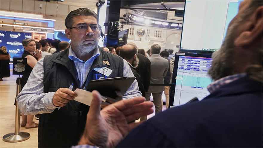 Wall Street recule, les rendements obligataires s'envolent avec l'inflation