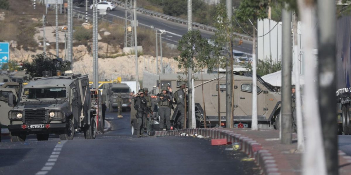 Cisjordanie : cinq blessés dans une fusillade, Netanyahu suspend sa campagne électorale