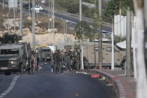 Cisjordanie : cinq blessés dans une fusillade, Netanyahu suspend sa campagne électorale